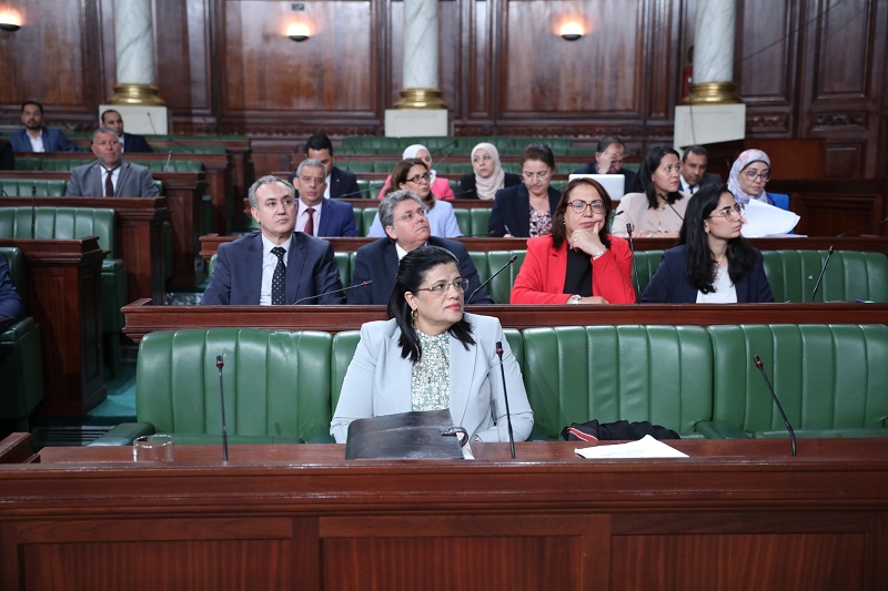 لتمويل الميزانية .. البرلمان يصادق على قرض قيمته 1530 مليار